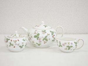 ウェッジウッド　ワイルドストロベリー　ティーポット・シュガーポット・クリーマー　3点